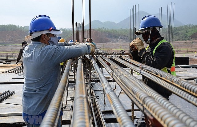 Doanh nghiệp chật vật trong “bão” giá vật liệu xây dựng