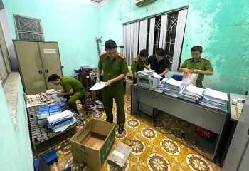 Đà Nẵng: Khám xét khẩn cấp trong đêm 2 trung tâm đăng kiểm xe cơ giới