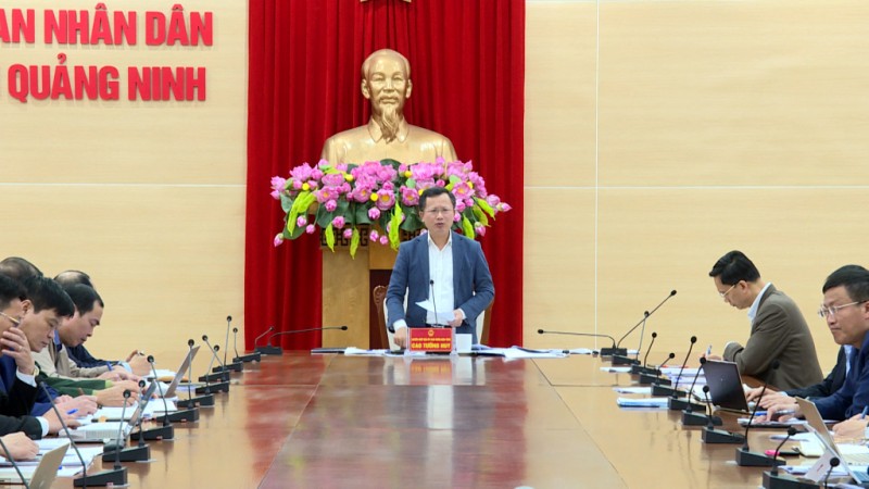 Ông Cao Tường Huy, Quyền Chủ tịch UBND tỉnh Quảng Ninh chủ trì tại cuộc họp kiểm điểm tiến độ triển khai các dự án đầu tư công năm 2023 (Ảnh QMG) Ông Cao Tường Huy, Quyền Chủ tịch UBND tỉnh Quảng Ninh chủ trì tại cuộc họp kiểm điểm tiến độ triển khai các dự án đầu tư công năm 2023 (Ảnh QMG)
