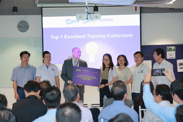 Tăng cường đào tạo giảng viên chất lượng cao trong ngành vi mạch, bắt kịp nhịp phát triển chung của khu vực