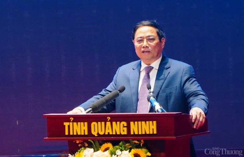 Phân tích kết quả đạt được và những hạn chế, bất cập trong phát triển Vùng, Thủ tướng nhấn mạnh điều đó cho thấy chúng ta còn rất nhiều việc phải làm. Đội ngũ cán bộ phải dám nghĩ, dám làm, dám đột phá, dám chịu trách nhiệm vì dân, vì nước...