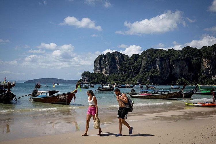 Thái Lan quyết định áp dụng phí nhập cảnh đối với du khách nước ngoài từ tháng 6 Thái Lan quyết định áp dụng phí nhập cảnh đối với du khách nước ngoài từ tháng 6