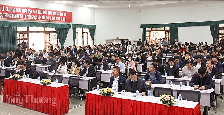 hội nghị tập huấn với sự tham dự của hơn 500 đại biểu, đến từ nhiều cơ quan, đơn vị khác nhau hội nghị tập huấn với sự tham dự của hơn 500 đại biểu, đến từ nhiều cơ quan, đơn vị khác nhau