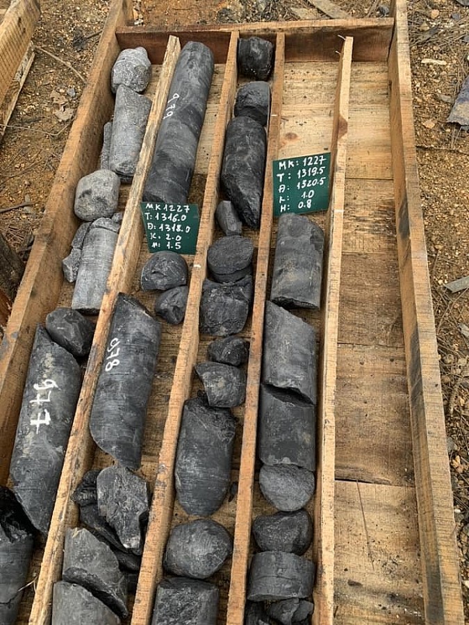 TKV thực hiện thành công mũi khoan thăm dò đạt độ sâu kỷ lục 1.320m TKV thực hiện thành công mũi khoan thăm dò đạt độ sâu kỷ lục 1.320m