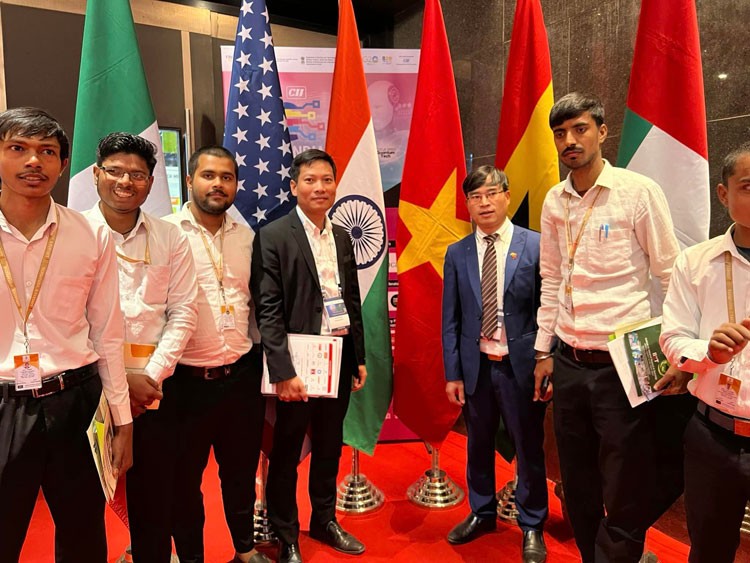 Thương vụ Ấn Độ tổ chức gian hàng tại Hội chợ Máy móc thiết bị & CN Quốc tế lần thứ 25 Thương vụ Ấn Độ tổ chức gian hàng tại Hội chợ Máy móc thiết bị & CN Quốc tế lần thứ 25