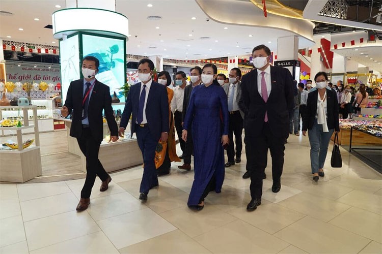 Tập đoàn bán lẻ lớn nhất Thái Lan Central Retail Corporation công bố khoản đầu tư lớn nhất vào Việt Nam Tập đoàn bán lẻ lớn nhất Thái Lan Central Retail Corporation công bố khoản đầu tư lớn nhất vào Việt Nam