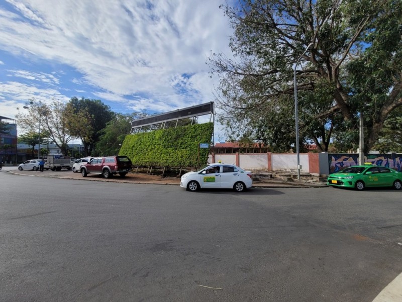 Giao lộ đường Phan Đình Phùng - Nguyễn Thị Minh Khai vị trí triển khai Dự án Văn phòng, Ngân hàng và khách sạn của Công ty Cổ phần Đầu tư Sài Gòn. Giao lộ đường Phan Đình Phùng - Nguyễn Thị Minh Khai vị trí triển khai Dự án Văn phòng, Ngân hàng và khách sạn của Công ty Cổ phần Đầu tư Sài Gòn.