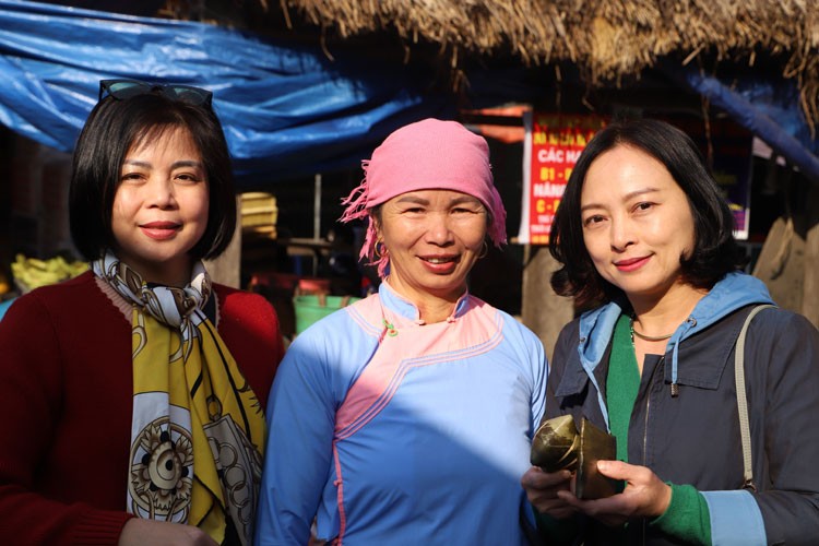 Hấp dẫn chợ phiên vùng cao Y Tý Hấp dẫn chợ phiên vùng cao Y Tý