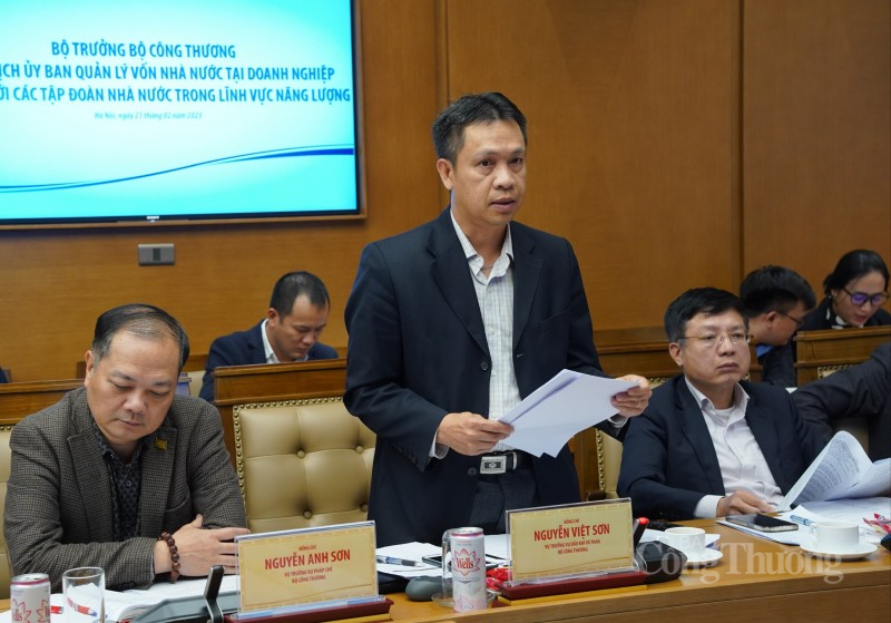 Ông Nguyễn Việt Sơn, Vụ trưởng Vụ Dầu khí và Than ( Bộ Công Thương) Ông Nguyễn Việt Sơn, Vụ trưởng Vụ Dầu khí và Than ( Bộ Công Thương)