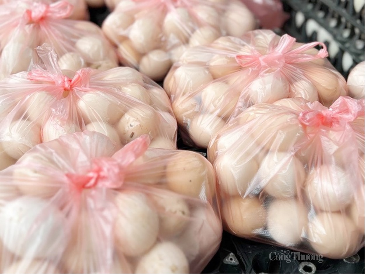 Trứng gà giải cứu 65k/30 quả: Cần