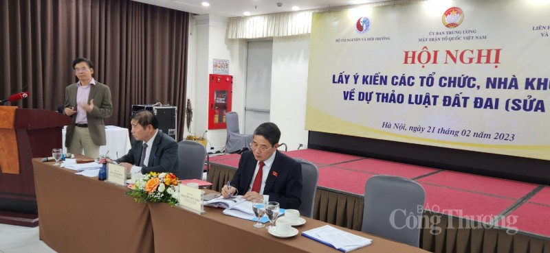 Quyền sở hữu đất đai và cách xác định giá đất chưa đảm bảo quyền lợi cho người dân Quyền sở hữu đất đai và cách xác định giá đất chưa đảm bảo quyền lợi cho người dân