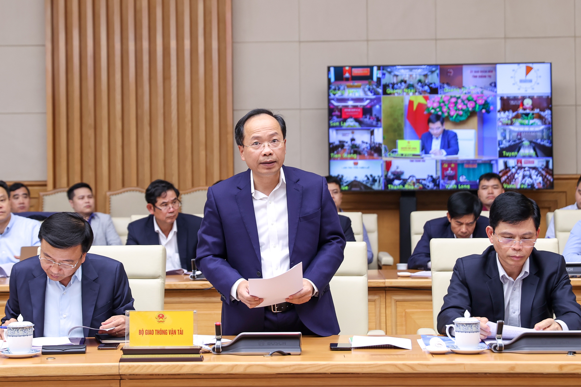 Tiếp tục tháo gỡ khó khăn, vướng mắc, thúc đẩy các dự án trọng điểm ngành GTVT - Ảnh 4. Tiếp tục tháo gỡ khó khăn, vướng mắc, thúc đẩy các dự án trọng điểm ngành GTVT - Ảnh 4.