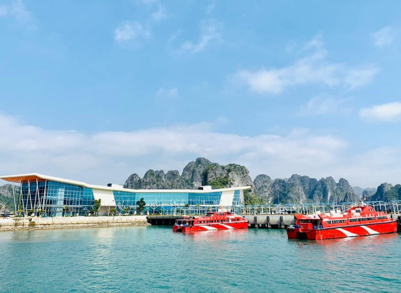 Bến cảng cao cấp Ao Tiên Vân Đồn. Bến cảng cao cấp Ao Tiên Vân Đồn.