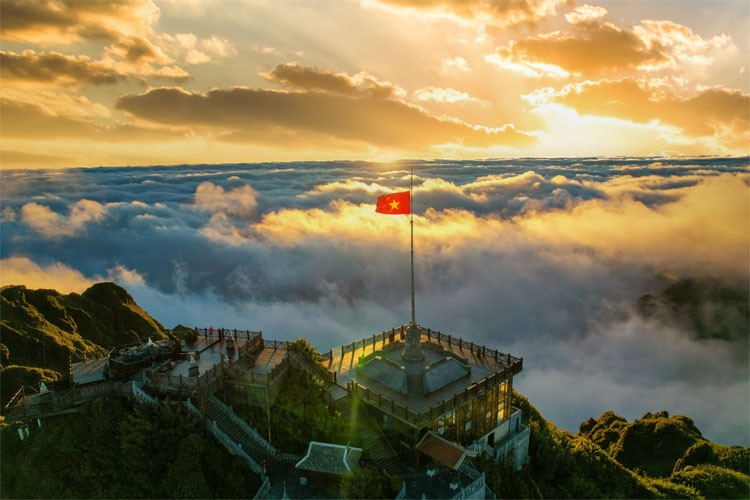 Linh thiêng dáng chùa Việt nơi nóc nhà Đông Dương Linh thiêng dáng chùa Việt nơi nóc nhà Đông Dương