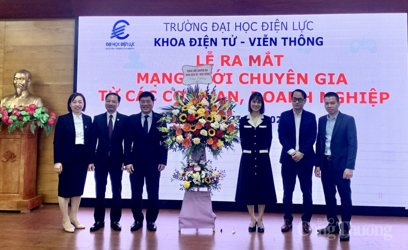 Ra mắt Mạng lưới chuyên gia ngành công nghệ kỹ thuật điện tử - viễn thông Ra mắt Mạng lưới chuyên gia ngành công nghệ kỹ thuật điện tử - viễn thông