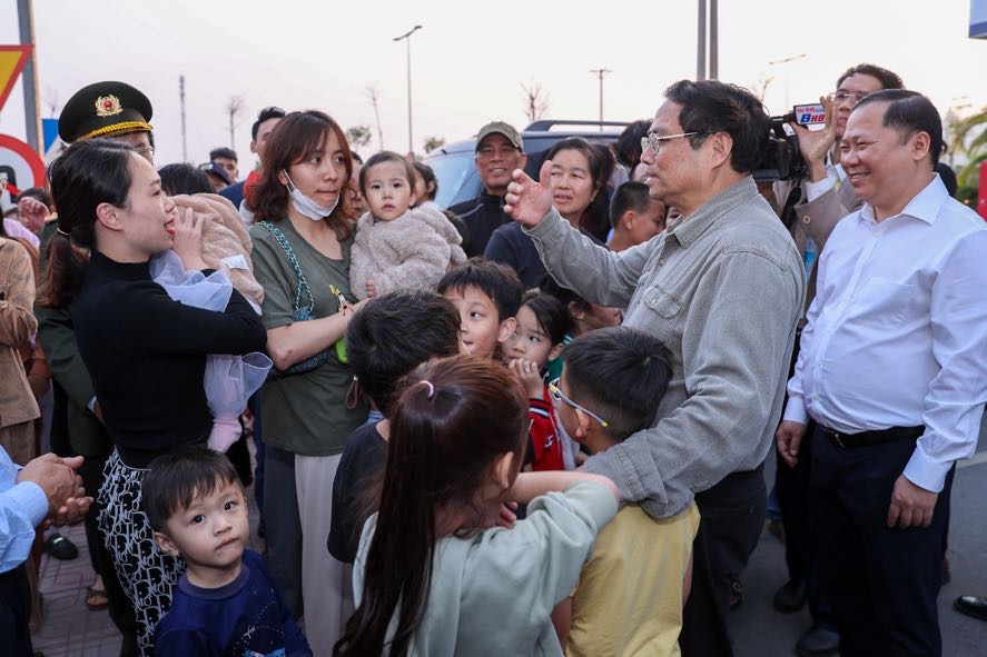 Thủ tướng tiếp tục thúc đẩy xây dựng ít nhất 1 triệu căn nhà ở xã hội, nhà ở công nhân - Ảnh 5. Thủ tướng tiếp tục thúc đẩy xây dựng ít nhất 1 triệu căn nhà ở xã hội, nhà ở công nhân - Ảnh 5.