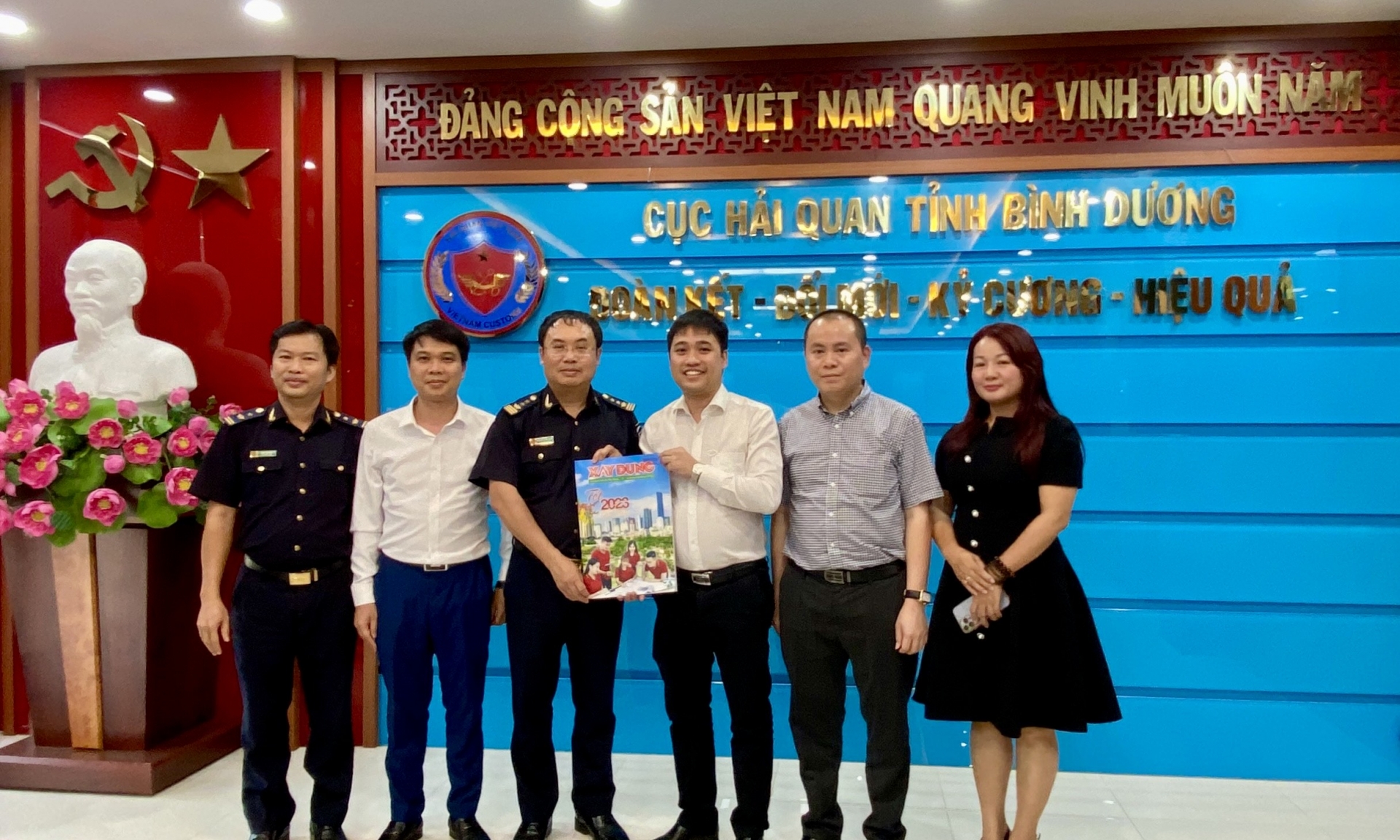 Báo Xây dựng sắp có thêm Văn phòng đại diện khu vực Đông Nam bộ Báo Xây dựng sắp có thêm Văn phòng đại diện khu vực Đông Nam bộ