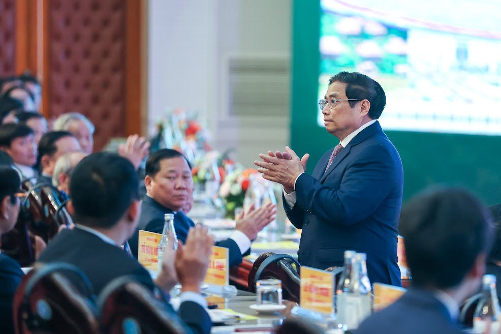 Thủ tướng nêu các định hướng chiến lược để Hòa Bình trở thành điểm sáng mới về thu hút đầu tư - Ảnh 1. Thủ tướng nêu các định hướng chiến lược để Hòa Bình trở thành điểm sáng mới về thu hút đầu tư - Ảnh 1.