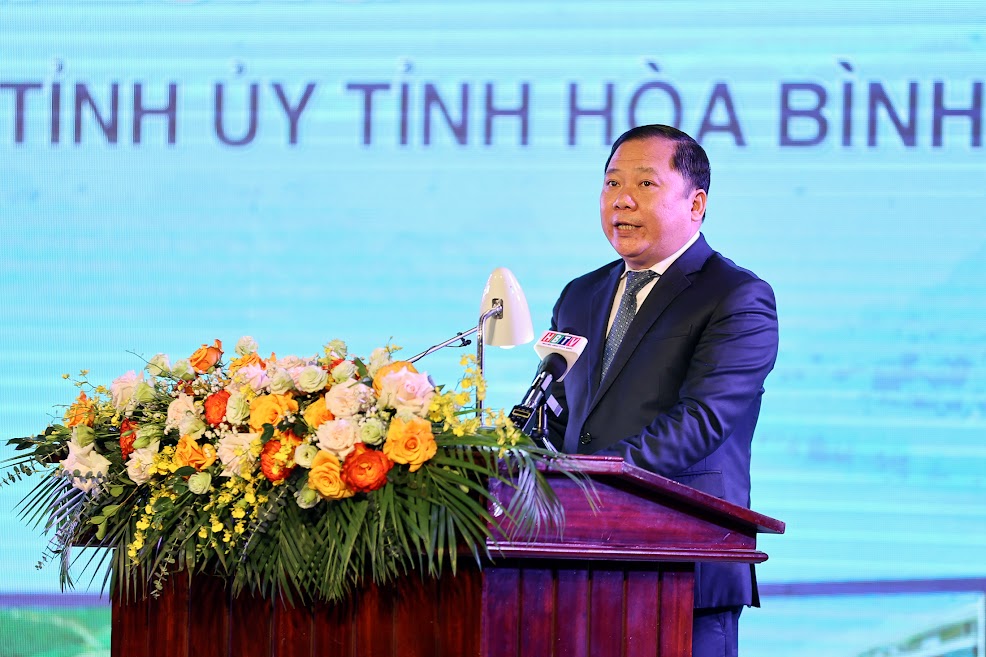 Thủ tướng nêu các định hướng chiến lược để Hòa Bình trở thành điểm sáng mới về thu hút đầu tư - Ảnh 2. Thủ tướng nêu các định hướng chiến lược để Hòa Bình trở thành điểm sáng mới về thu hút đầu tư - Ảnh 2.
