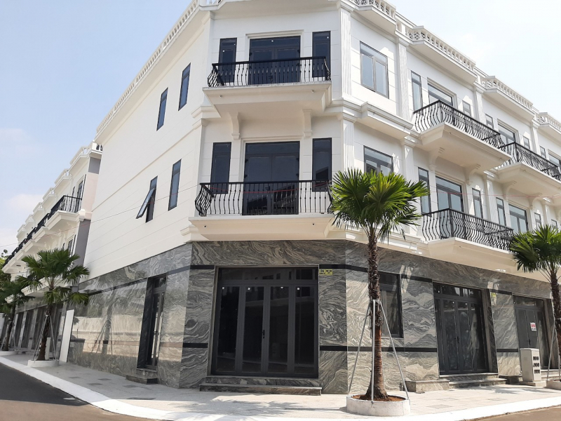 Cận cảnh 42 căn nhà liên kế xây dựng trái phép ở Vĩnh Long -0