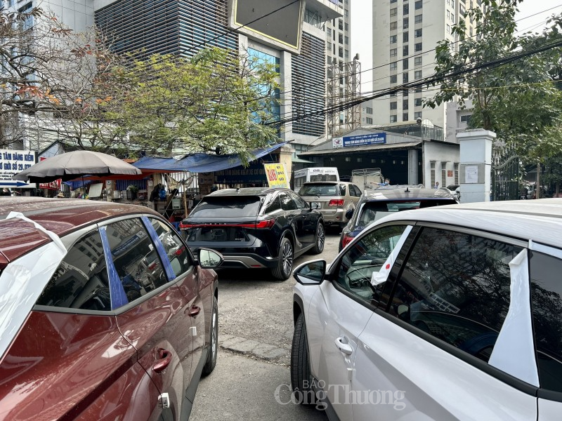 Bộ Giao thông Vận tải thông tin "nóng" gỡ khó ùn tắc đăng kiểm