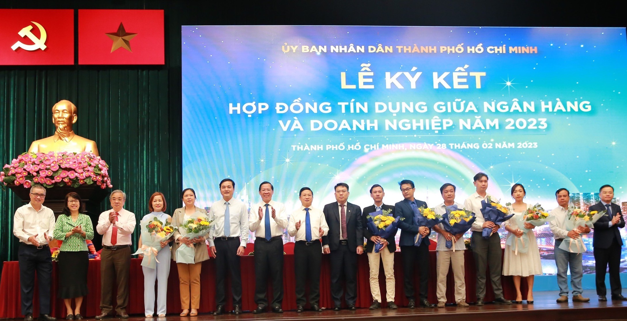 Ngân hàng đồng loạt tung gói tín dụng ưu đãi “cứu” doanh nghiệp