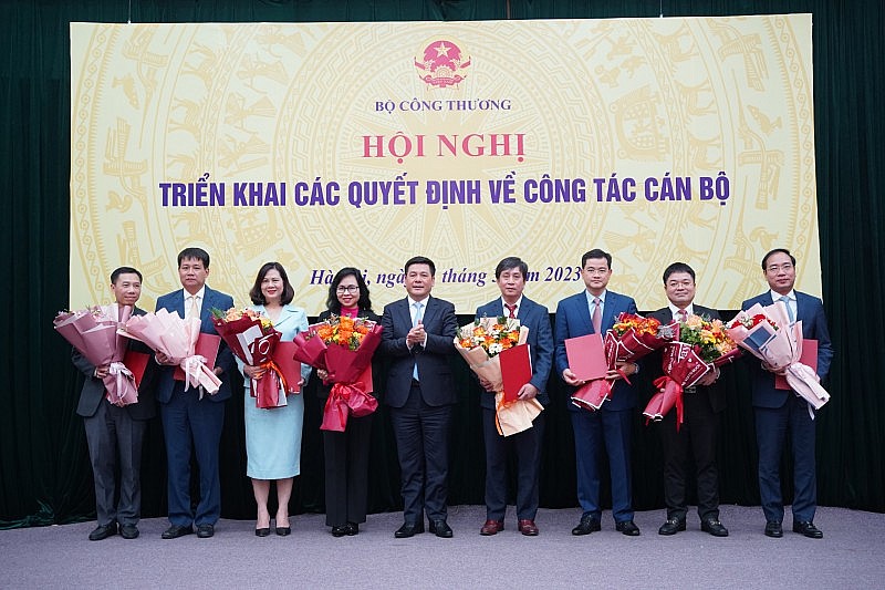 Bộ Công Thương trao quyết định bổ nhiệm nhiều cán bộ