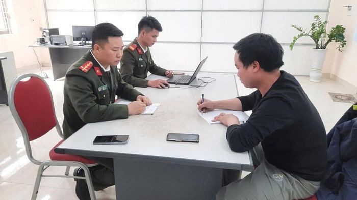 P.V.U. tại cơ quan Công an. Ảnh: Công an cung cấp. P.V.U. tại cơ quan Công an. Ảnh: Công an cung cấp.