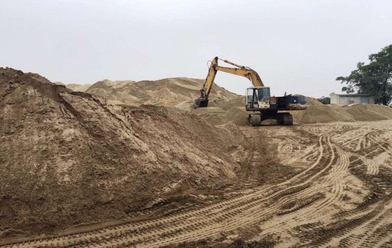 Bãi tập kết cát xây dựng tại huyện Kiến Thụy, TP Hải Phòng Bãi tập kết cát xây dựng tại huyện Kiến Thụy, TP Hải Phòng