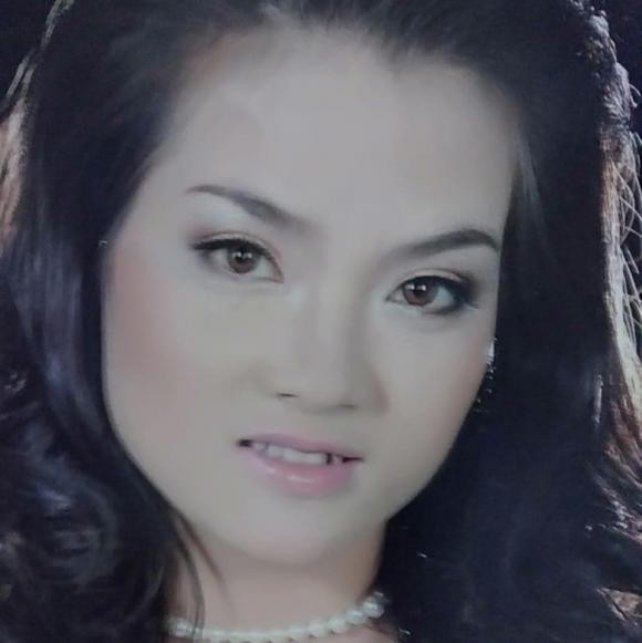 Người mẫu Thiên Vân vừa qua đời do bị u não Người mẫu Thiên Vân vừa qua đời do bị u não