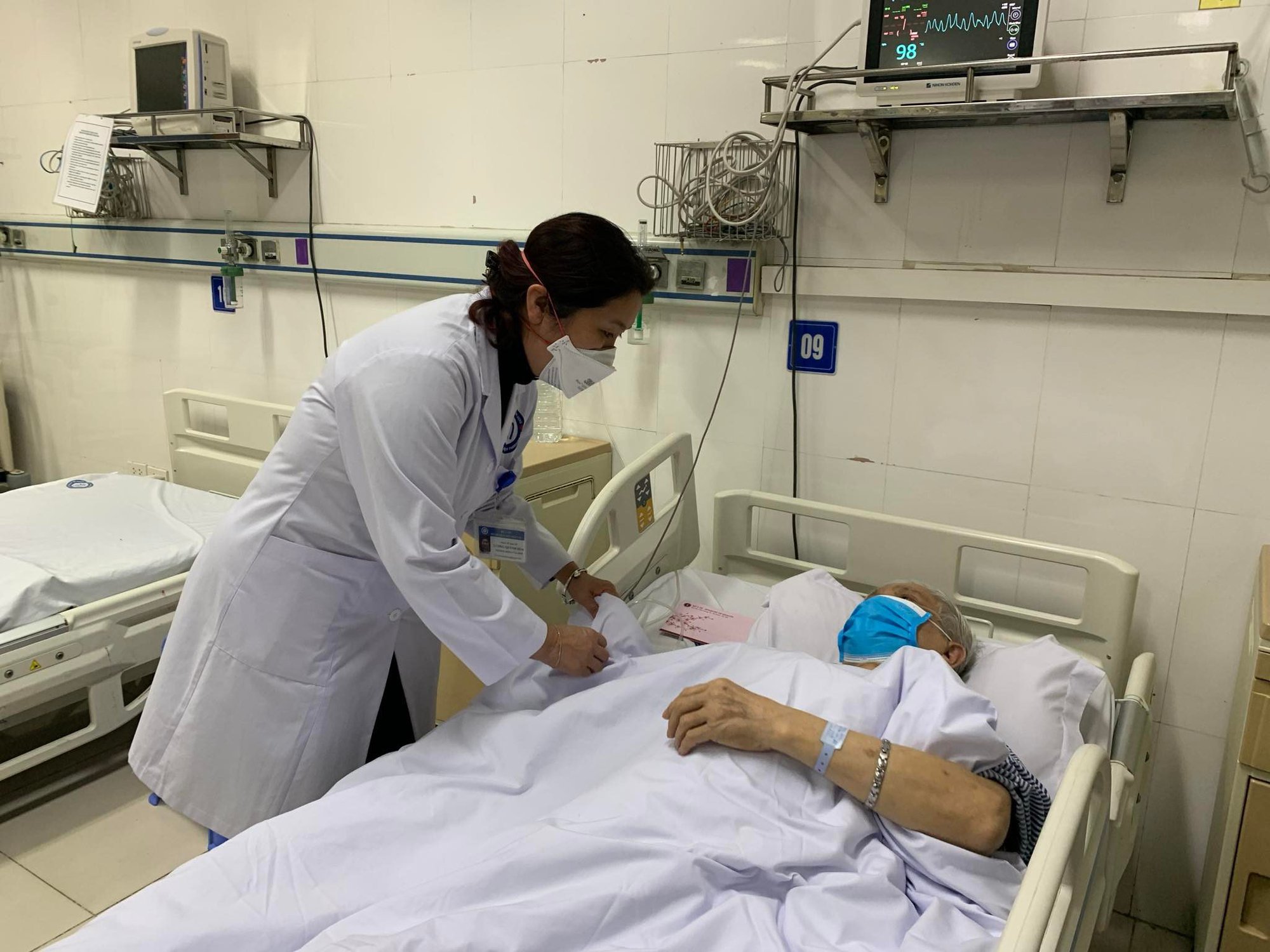 Nghị quyết mới tháo gỡ khó khăn về mua sắm trang thiết bị, vật tư y tế có hiệu lực ngay từ 4/3/2023 - Ảnh 1. Nghị quyết mới tháo gỡ khó khăn về mua sắm trang thiết bị, vật tư y tế có hiệu lực ngay từ 4/3/2023 - Ảnh 1.