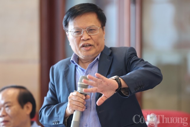 Sửa Nghị định kinh doanh xăng dầu: Chuyên gia kiến nghị gì?