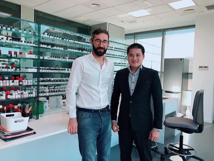 Chủ tịch Công ty nước hoa Charme Perfume đến Báo Công Thương nêu phản hồi, kiến nghị Chủ tịch Công ty nước hoa Charme Perfume đến Báo Công Thương nêu phản hồi, kiến nghị