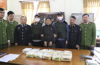 Bắt giữ người đàn ông Quảng Ngãi vận chuyển 11 kg ma túy đá