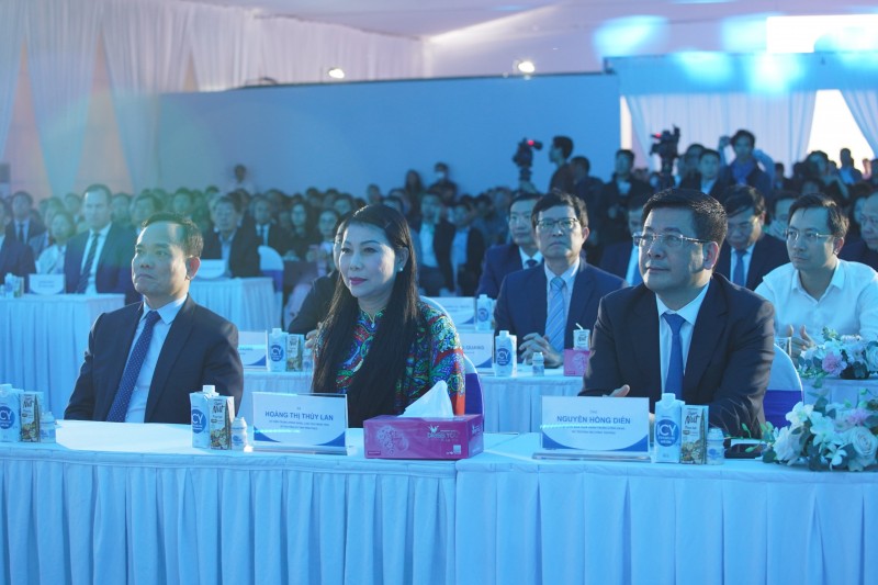 undefined Khởi công Tổ hợp chăn nuôi và Chế biến thịt bò Vinabeef Tam Đảo