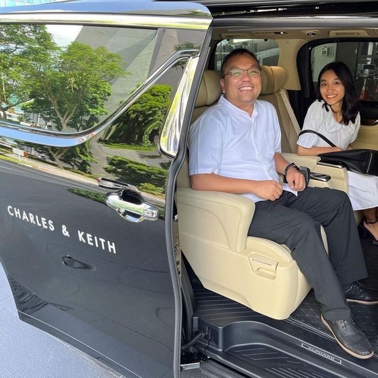 Cô bé từng bị chế giễu vì gọi túi Charles & Keith là “hàng hiệu” giờ đã thành đại sứ của hãng Cô bé từng bị chế giễu vì gọi túi Charles & Keith là “hàng hiệu” giờ đã thành đại sứ của hãng