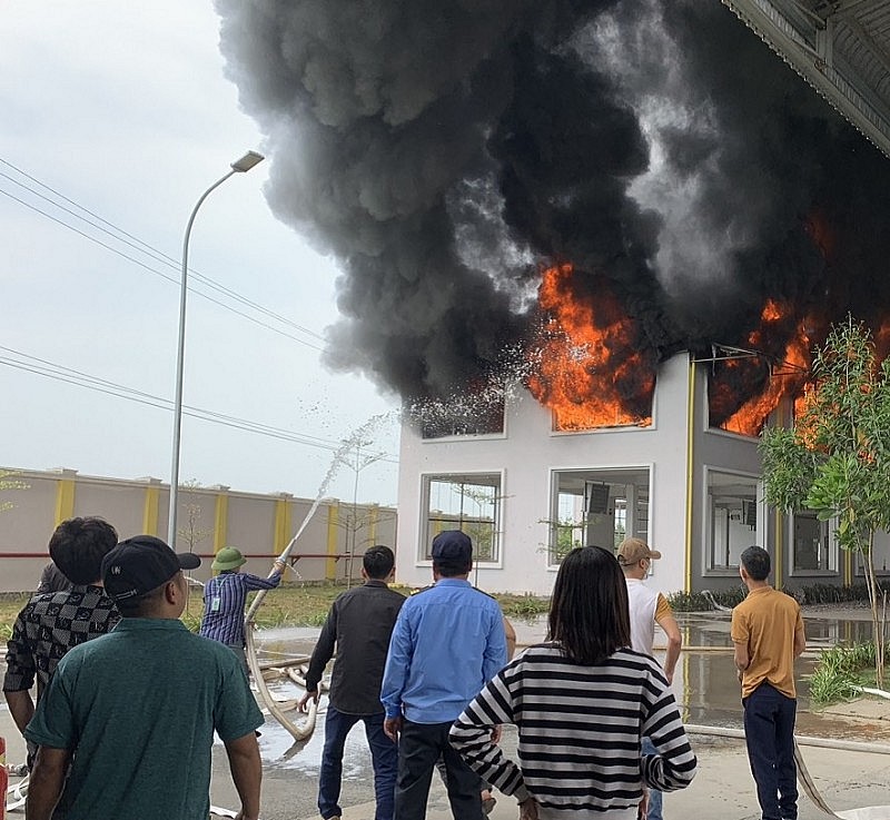 Thanh Hóa: Nguyên nhân vụ cháy tại Công ty giày Adiana Việt Nam đã được xác định Thanh Hóa: Nguyên nhân vụ cháy tại Công ty giày Adiana Việt Nam đã được xác định