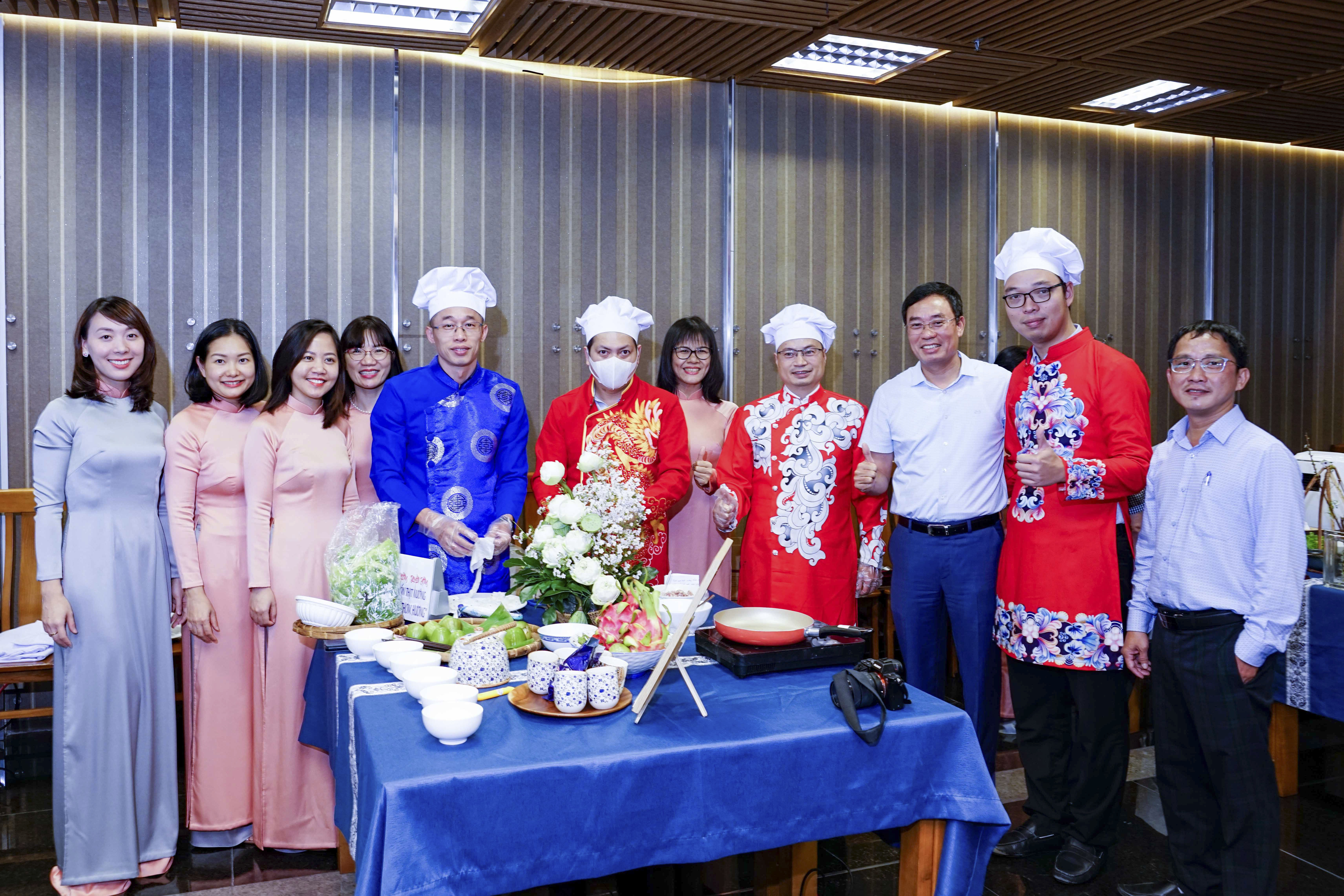 Công đoàn Cơ quan điều hành (CQĐH) PV GAS tổ chức Lễ hội ẩm thực “Khi đàn ông CQĐH vào bếp” Công đoàn Cơ quan điều hành (CQĐH) PV GAS tổ chức Lễ hội ẩm thực “Khi đàn ông CQĐH vào bếp”