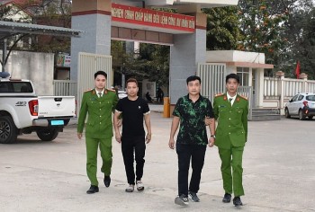 Thanh Hóa: Khởi tố 2 đối tượng chèn ép xe khách trên đường Hồ Chí Minh