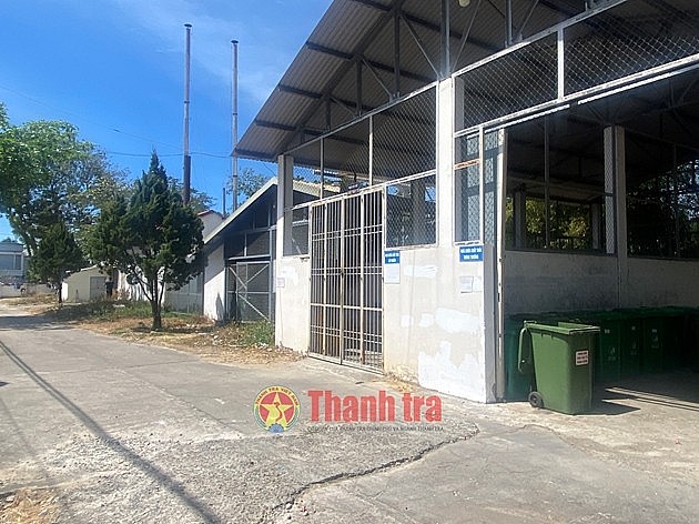 Dự án được đầu tư hàng tỷ đồng nhằm giải quyết những bất cập về rác thải y tế, nhưng chỉ tồn tại được một thời gian ngắn đã buộc phải dừng hoạt động. Ảnh: Trung Nhật