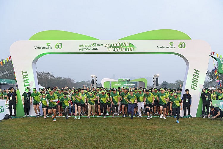 Vietcombank ra mắt Quỹ “Vững tương lai” và phát động Giải chạy 60 năm “Vạn trái tim - Một niềm tin” Vietcombank ra mắt Quỹ “Vững tương lai” và phát động Giải chạy 60 năm “Vạn trái tim - Một niềm tin”