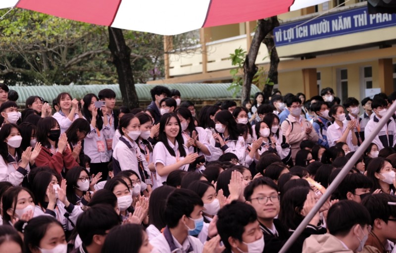 undefined Hơn 1.000 học sinh Quảng Bình tham gia ngày hội trải nghiệm và tư vấn hướng nghiệp