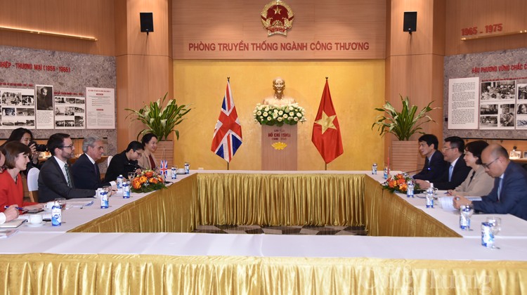 Bộ trưởng Nguyễn Hồng Diên tiếp Đặc phái viên Thương mại của Thủ tướng Anh Bộ trưởng Nguyễn Hồng Diên tiếp Đặc phái viên Thương mại của Thủ tướng Anh