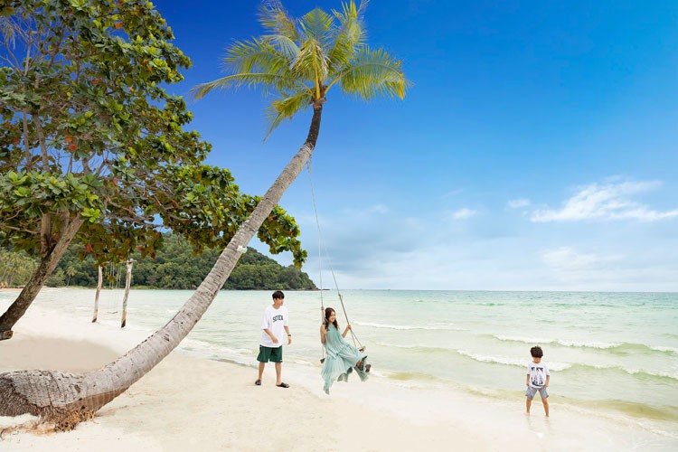 Thị trấn Hoàng Hôn trở thành điểm đến của “chuyến viễn du” Fashion Voyage số 5