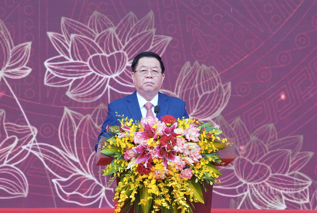 Đồng chí Nguyễn Trọng Nghĩa đến dự và phát biểu tại hội báo Đồng chí Nguyễn Trọng Nghĩa đến dự và phát biểu tại hội báo