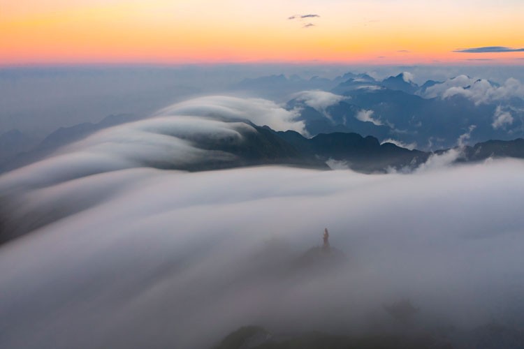 Đỉnh thiêng Fansipan, một đại diện vẻ đẹp Việt trên “trường đua” nhiếp ảnh quốc tế Đỉnh thiêng Fansipan, một đại diện vẻ đẹp Việt trên “trường đua” nhiếp ảnh quốc tế