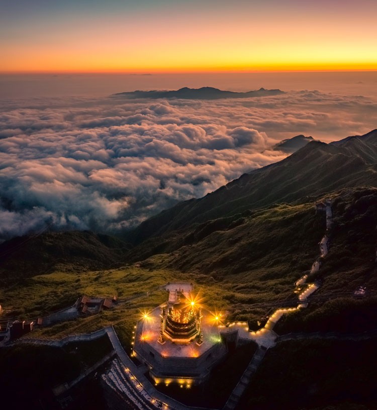 Đỉnh thiêng Fansipan, một đại diện vẻ đẹp Việt trên “trường đua” nhiếp ảnh quốc tế Đỉnh thiêng Fansipan, một đại diện vẻ đẹp Việt trên “trường đua” nhiếp ảnh quốc tế