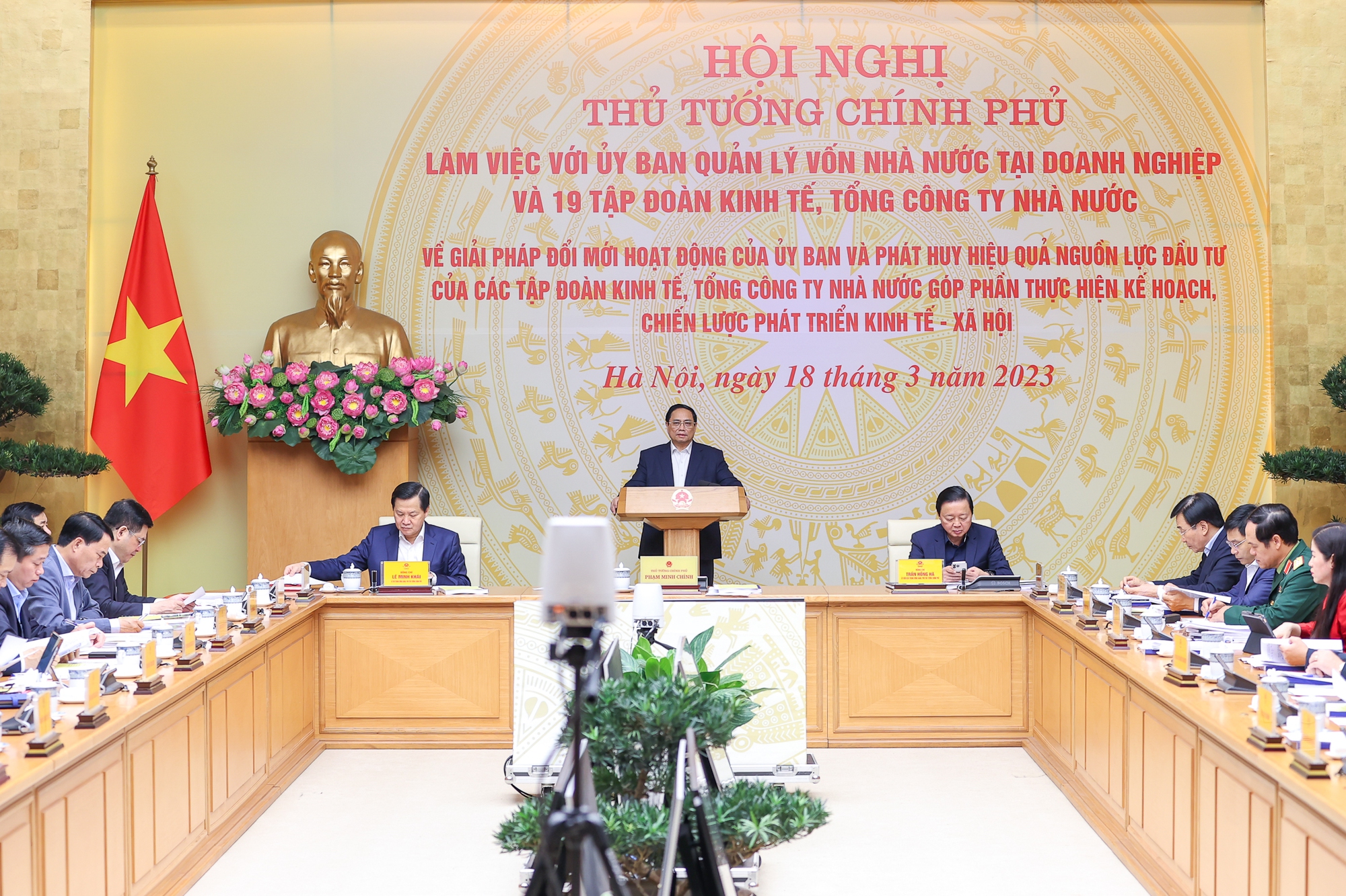 Thủ tướng chủ trì hội nghị với Ủy ban Quản lý vốn nhà nước tại doanh nghiệp và 19 tập đoàn, tổng công ty - Ảnh 2. Thủ tướng chủ trì hội nghị với Ủy ban Quản lý vốn nhà nước tại doanh nghiệp và 19 tập đoàn, tổng công ty - Ảnh 2.