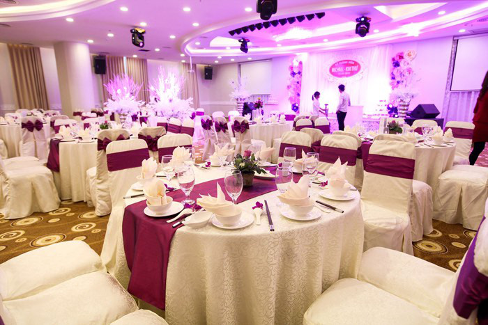 Dụ đặt rượu “độc lạ” cho tiệc nhà hàng để chiếm đoạt tài sản