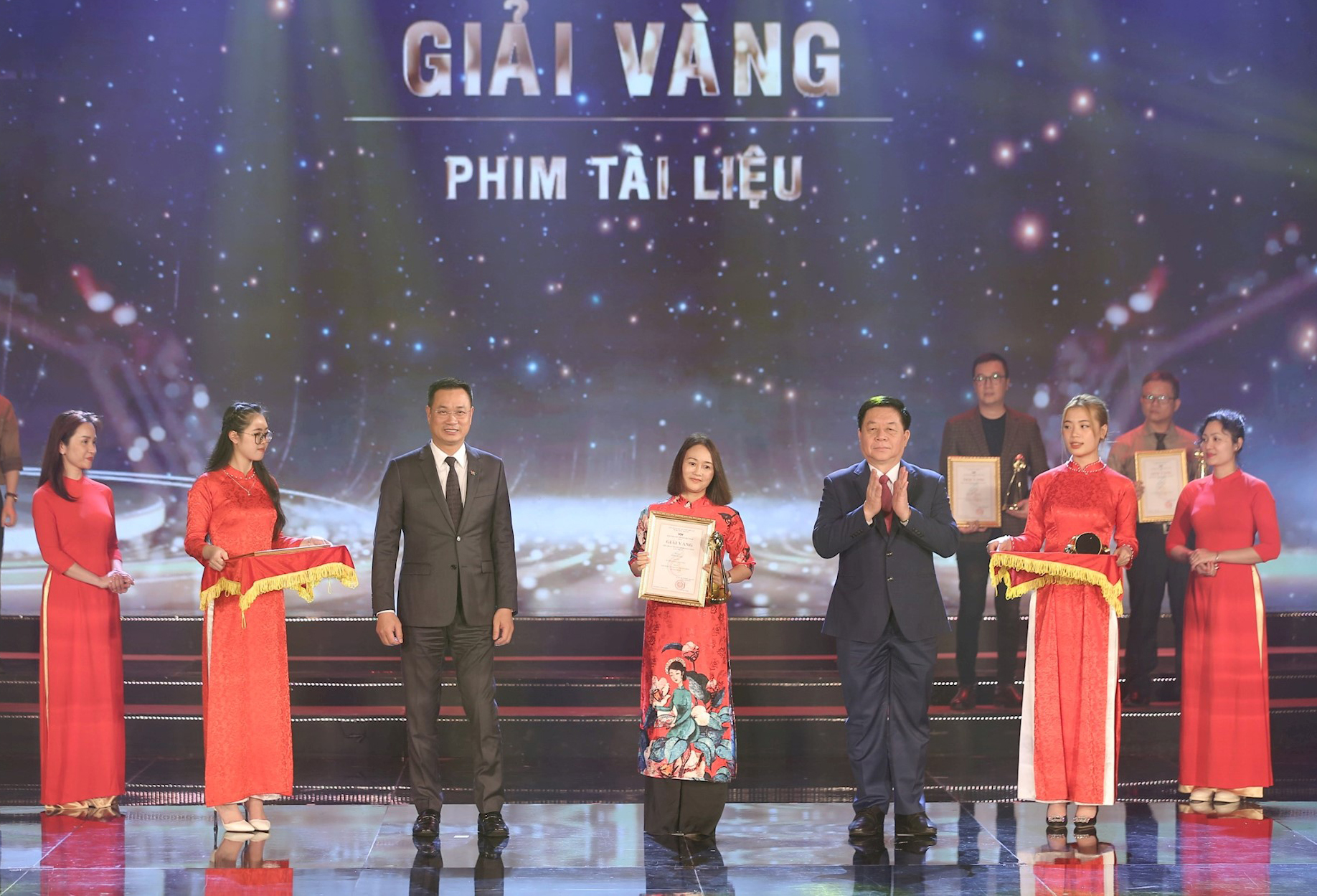 Lan toả những giá trị văn hóa tốt đẹp 'chân - thiện - mỹ' của dân tộc - Ảnh 4. Lan toả những giá trị văn hóa tốt đẹp 'chân - thiện - mỹ' của dân tộc - Ảnh 4.